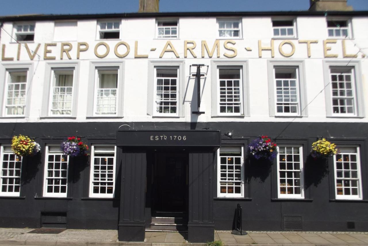 The Liverpool Arms Hotel Beaumaris Exterior photo
